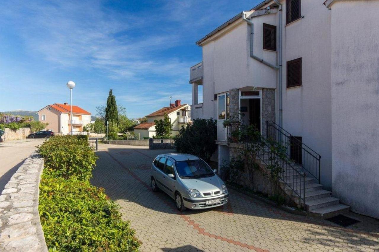 Apartments And Rooms With Parking Space Krk - 5294 Крк Екстер'єр фото