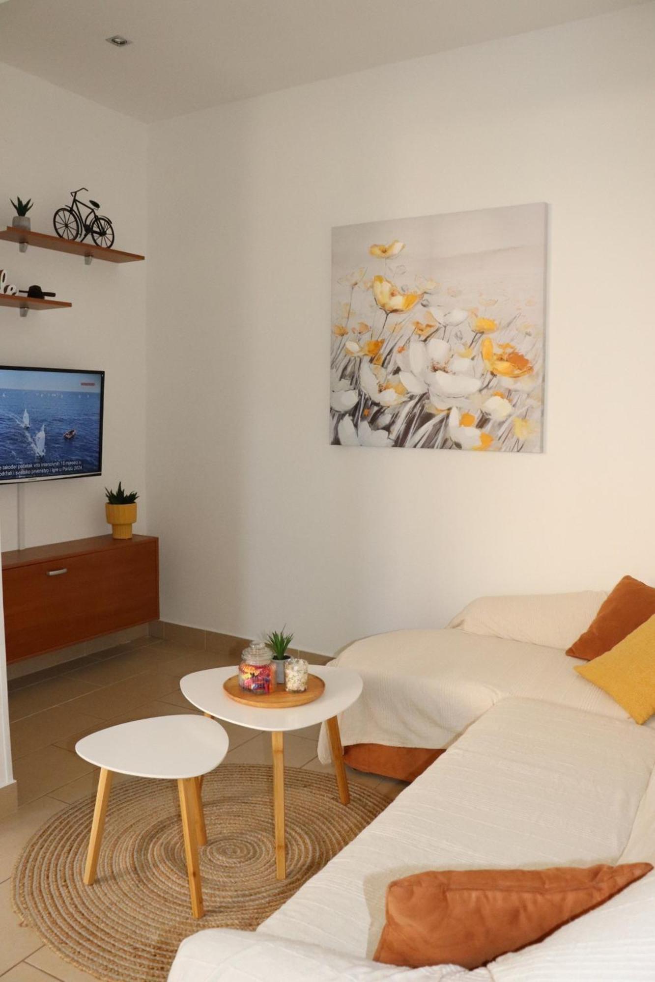 Apartments And Rooms With Parking Space Krk - 5294 Крк Екстер'єр фото